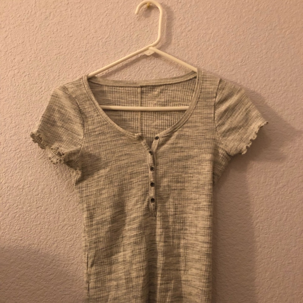 Hollister top